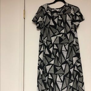 M Black/Grey/White Lularoe Carly dress